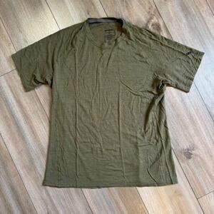 Patagonia Lost Arrow LW Wool Tech Tee Mens Medium Olive Green USA Base Layer A-9